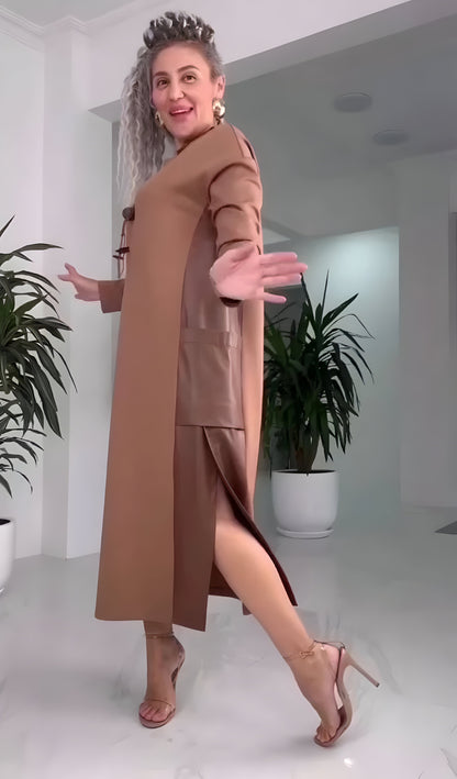 Narell™ | Elegant Midiklänning med Slits och Läderdetaljer